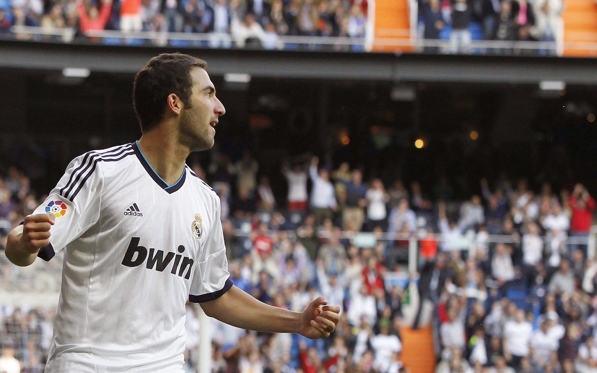 巴黎圣日耳曼再度夺冠,法甲霸主地位稳固